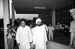 Rajiv Gandhi's cousin and confidante Arun Nehru (left) with the Indian president Giani Zail Singh outside AIIMS on 31 October 1984